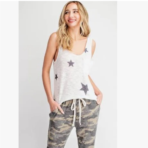 Woman’s 143 lineup tank top with stars and front pocket - Picture 2 of 9